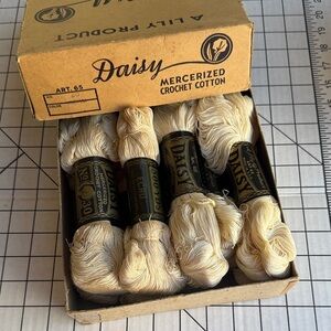 Vintage Daisy Mercerized Crochet Cotton Thread Lot Lily Mills Ecru Cream w Box